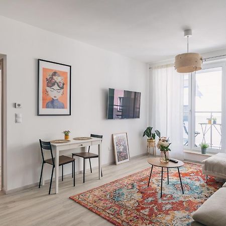 Corvin Apartment With Balcony And Ac Budapeşte Dış mekan fotoğraf