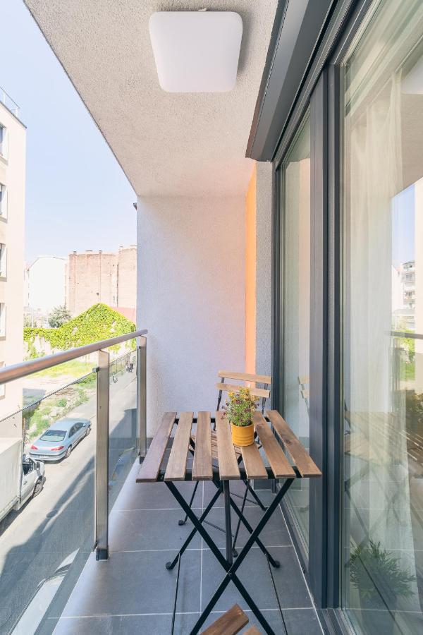 Corvin Apartment With Balcony And Ac Budapeşte Dış mekan fotoğraf