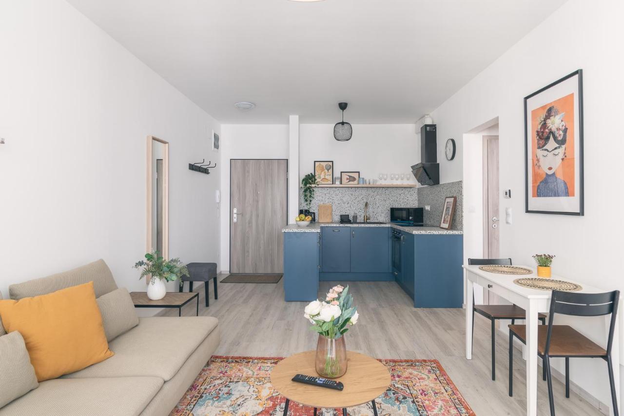 Corvin Apartment With Balcony And Ac Budapeşte Dış mekan fotoğraf