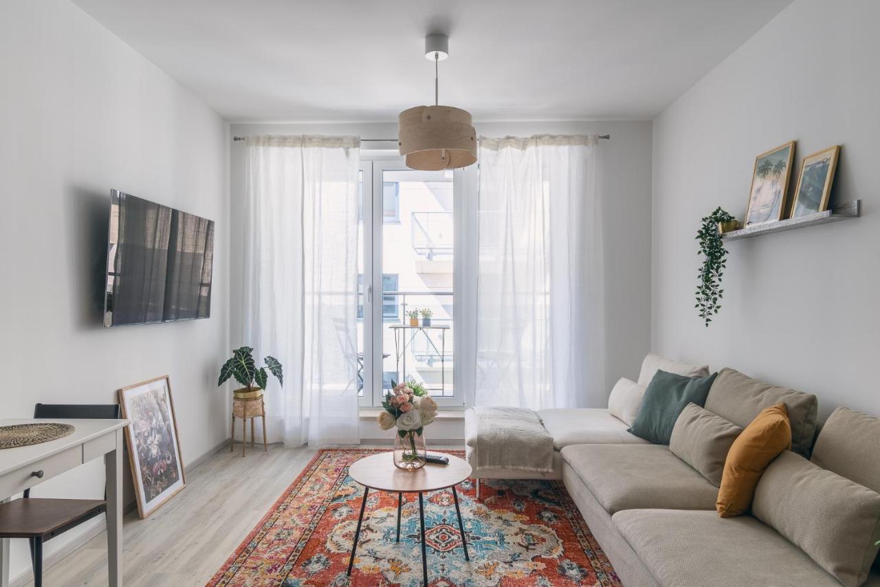 Corvin Apartment With Balcony And Ac Budapeşte Dış mekan fotoğraf