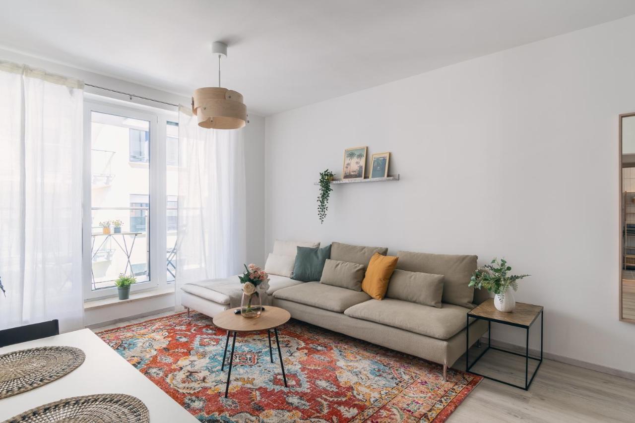 Corvin Apartment With Balcony And Ac Budapeşte Dış mekan fotoğraf
