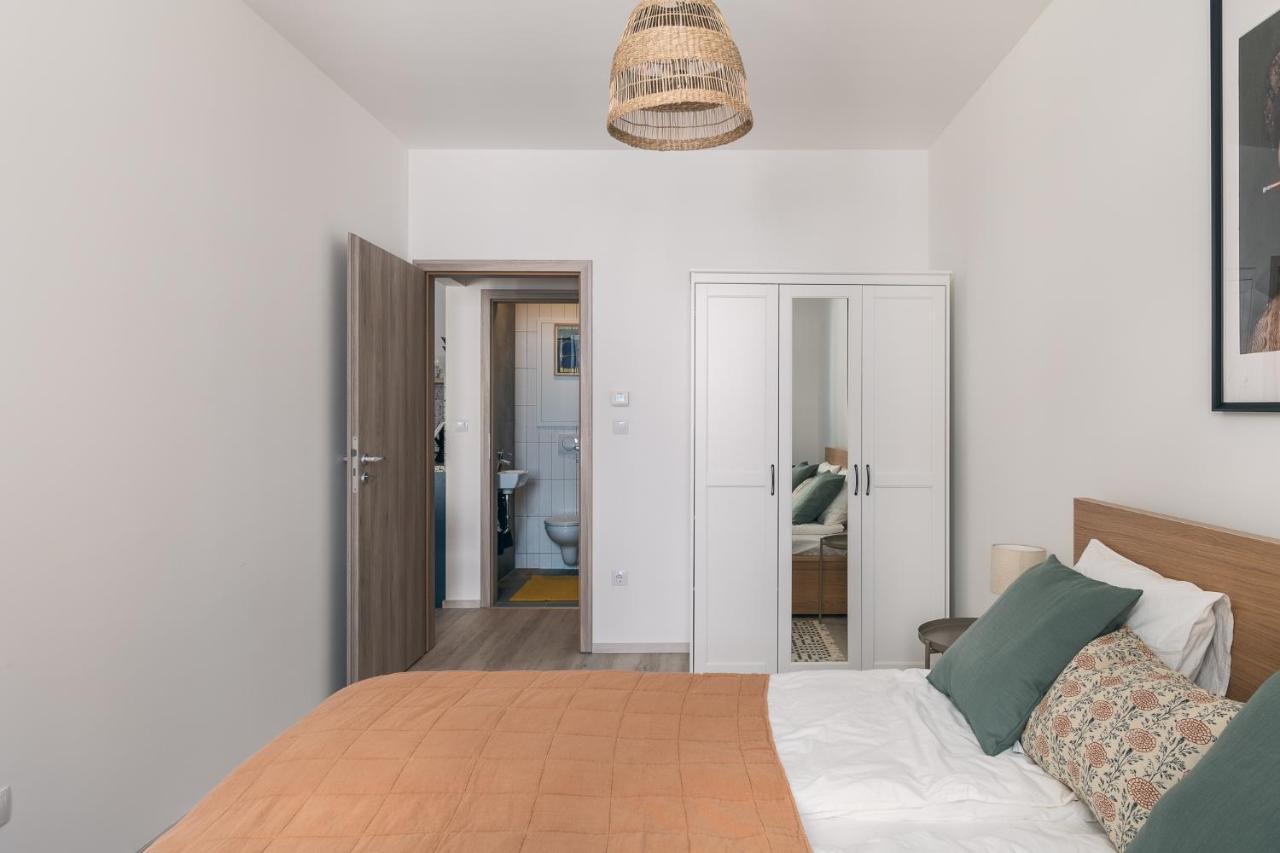 Corvin Apartment With Balcony And Ac Budapeşte Dış mekan fotoğraf