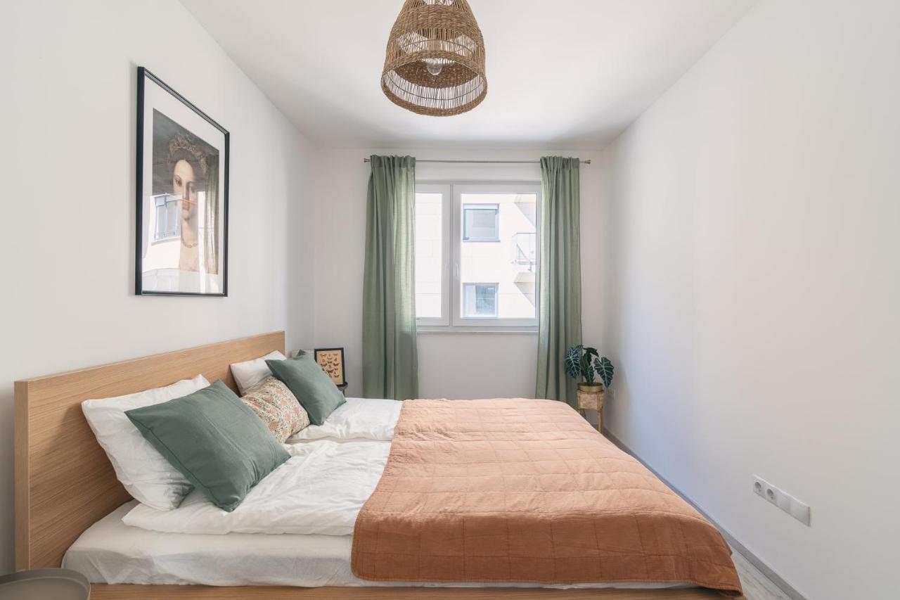 Corvin Apartment With Balcony And Ac Budapeşte Dış mekan fotoğraf